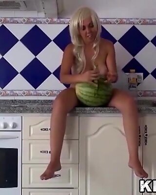 Krakenhot - Mature wife provocation in homemade xxx video