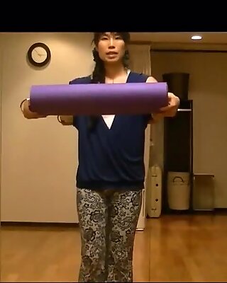 Yoga Pied-de-Biche Japonais Femme Mûre