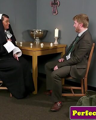 Tombul brit rahibe sik yalama kadar yüz spunked