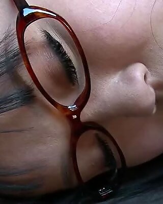 Snoezig japans tiener Nene Masaki laat haar bondage droom uitkomen