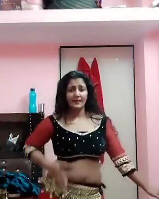 Bhabhi baile caliente