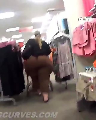 SUPER MASSIVE PAWG BENDS OVER SHOPPING!