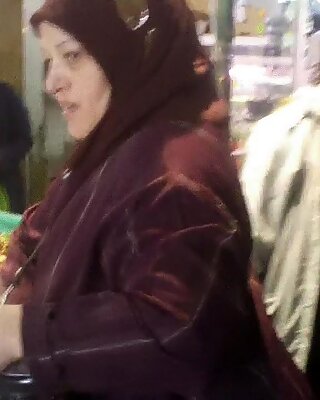 Büyük Olgun Kadın Hijab