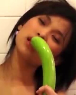 Amateur jeune asiatique godemiché nana