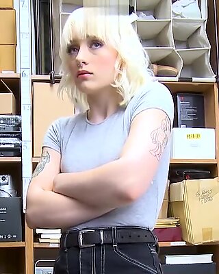 사무실 섹스 with 보스 현장 들킴 on 몰카