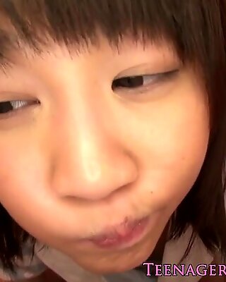 Nhật bản nữ sinh bị móc lồn trước khi bú cu