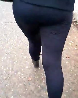 SDRUWS2 - A LOVELY ROUND ASS ON THE STREET
